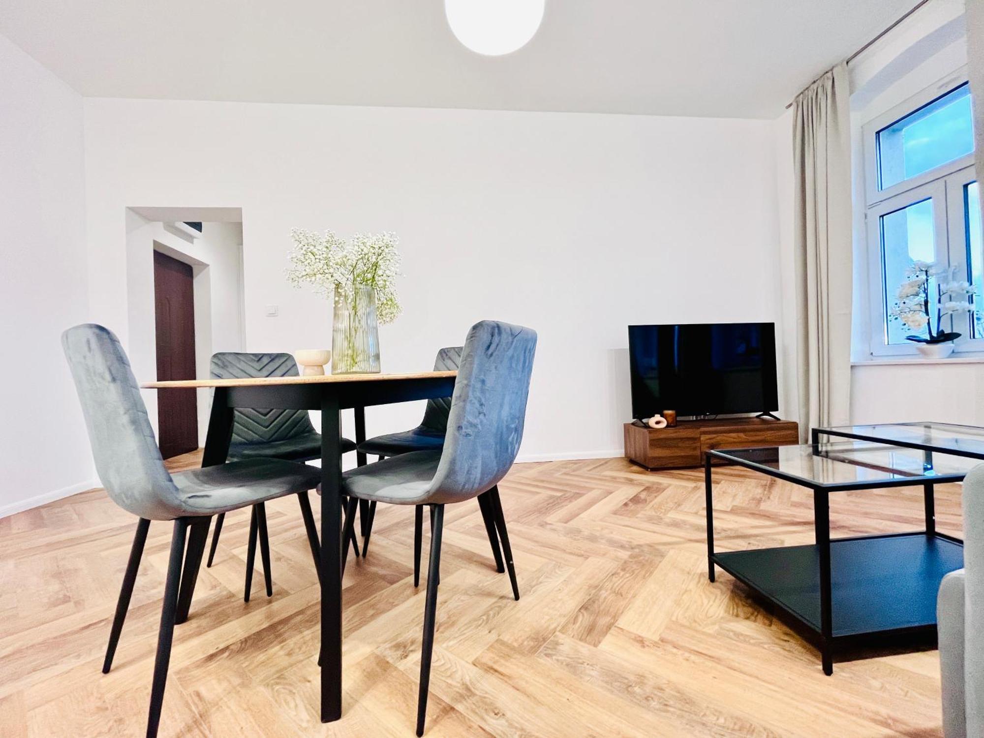 Lubiń Apartamenty Kamienica Centrum - 1 Maja מראה חיצוני תמונה