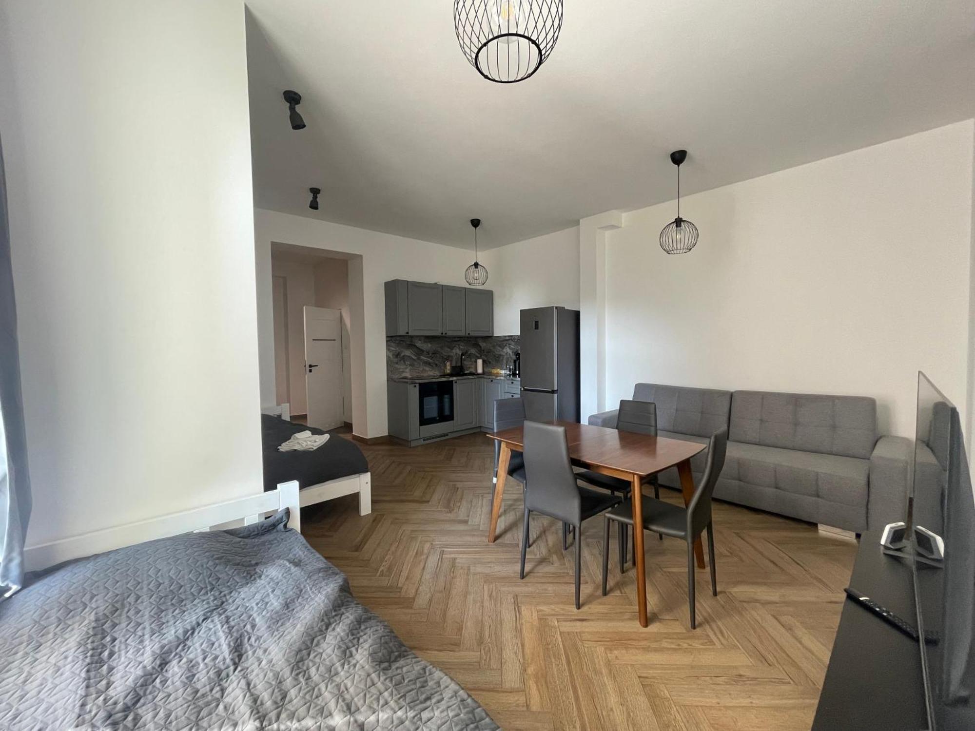 Lubiń Apartamenty Kamienica Centrum - 1 Maja מראה חיצוני תמונה